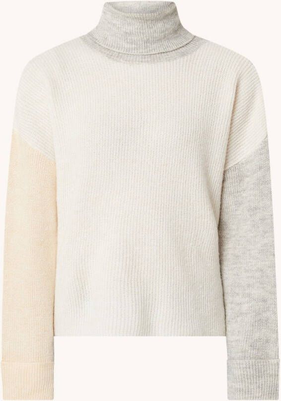 Mango Chaco ribgebreide coltrui met colour blocking