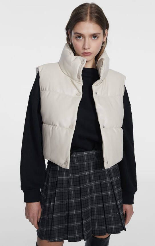 Stradivarius Korte Gewatteerde Bodywarmer Van Imitatieleer Ecru