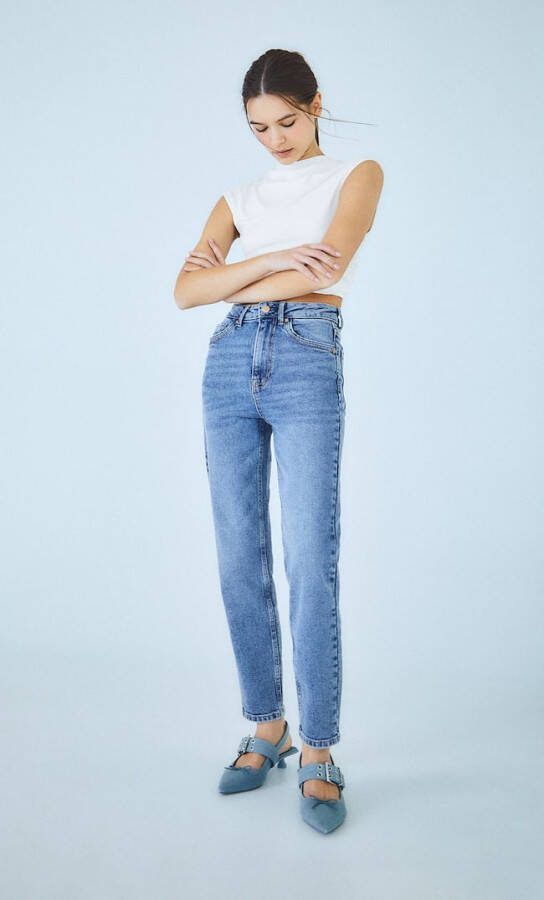 Stradivarius Slim Fit Mom Jeans Medium Lichtblauw Denim 44